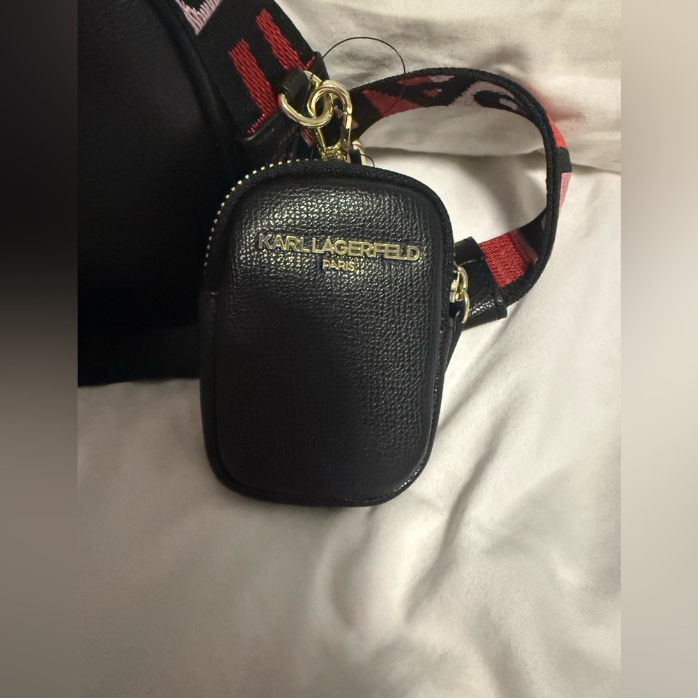 Karl Lagerfeld NWT Black Crossbody with Beautiful Strap and Attached coin purse! - Picture 4 of 9